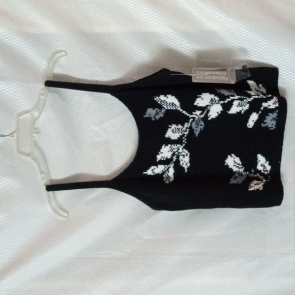 Jones New York Sweater Knit Vest szL Black with Floral Design NWT - Picture 1 of 11